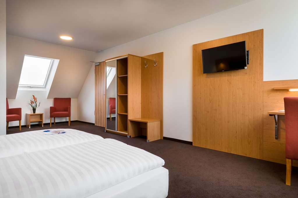 Novum Hotel Bruy Штутгарт Номер фото