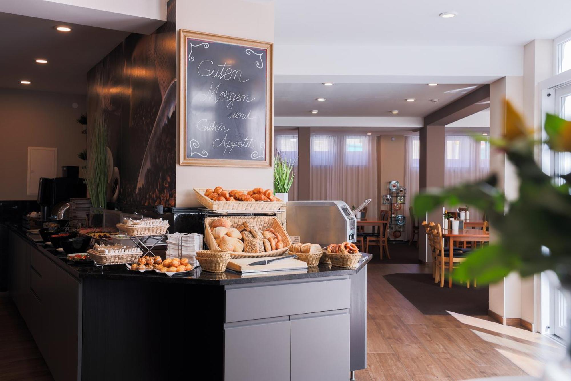 Novum Hotel Bruy Штутгарт Экстерьер фото
