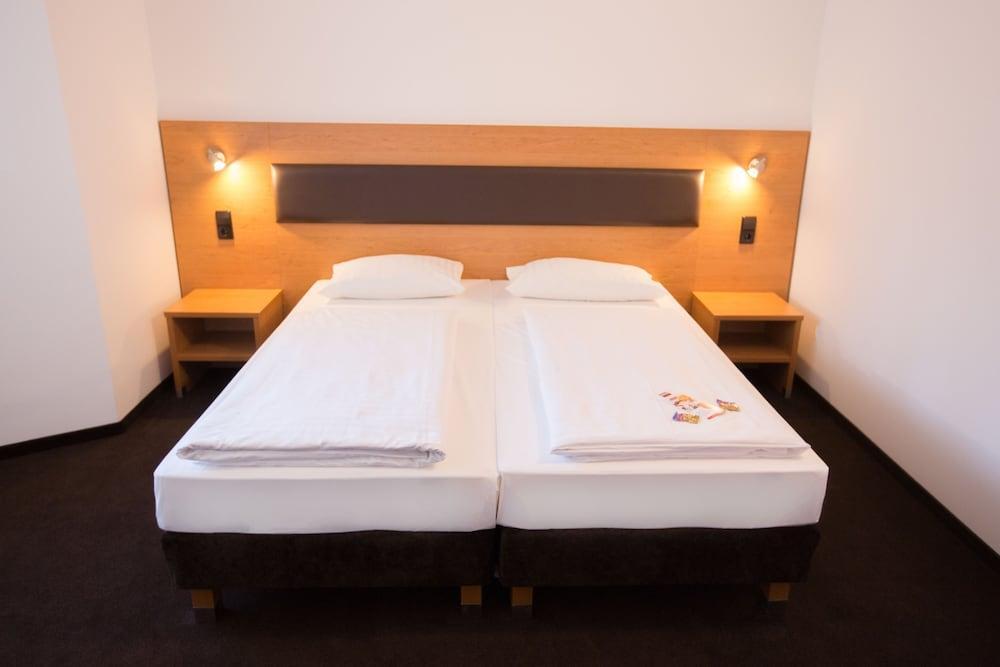 Novum Hotel Bruy Штутгарт Экстерьер фото