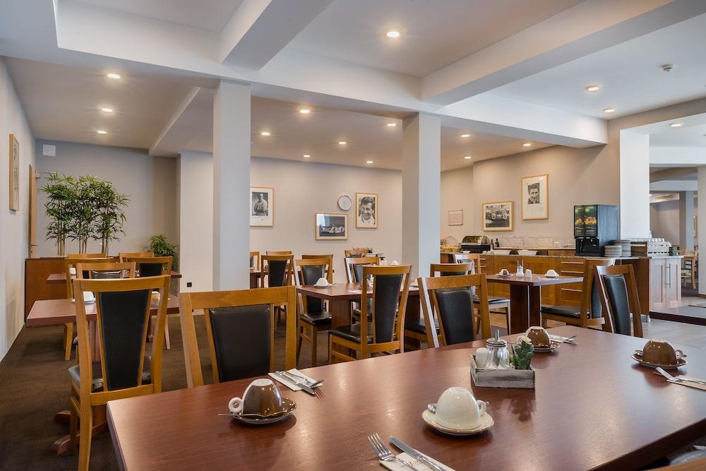 Novum Hotel Bruy Штутгарт Экстерьер фото